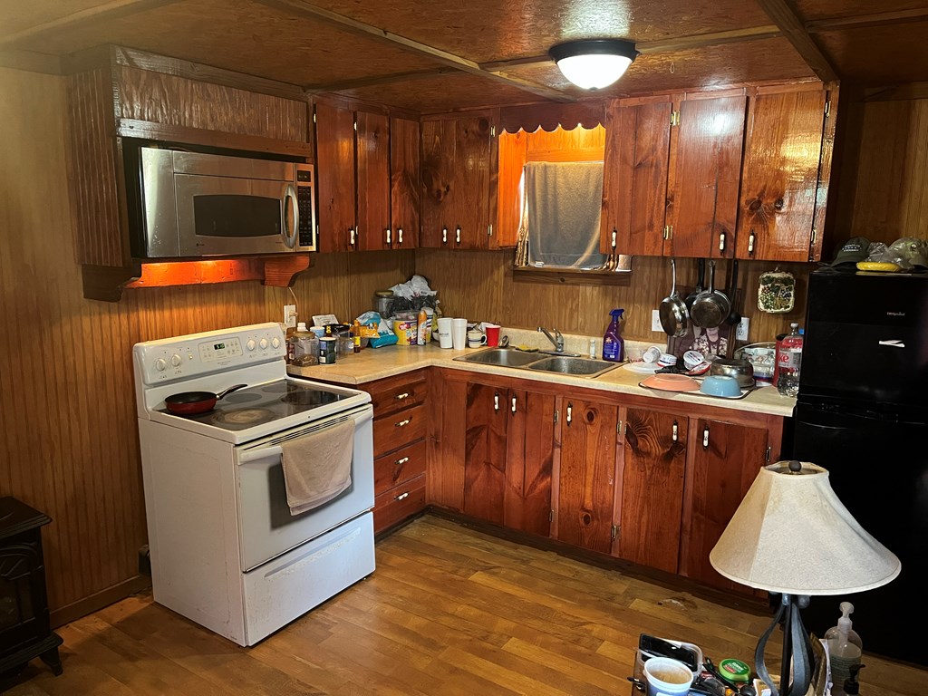 1002 Doc Darbyshire Road, Norman Park, Georgia 31771, 6 Bedrooms Bedrooms, ,6 BathroomsBathrooms,Multi-unit,For Sale,Doc Darbyshire Road,915700 1002 Doc Darbyshire Road, Norman Park, Georgia 31771, 6 Bedrooms Bedrooms, ,6 BathroomsBathrooms,Multi-unit,For Sale,Doc Darbyshire Road,915700