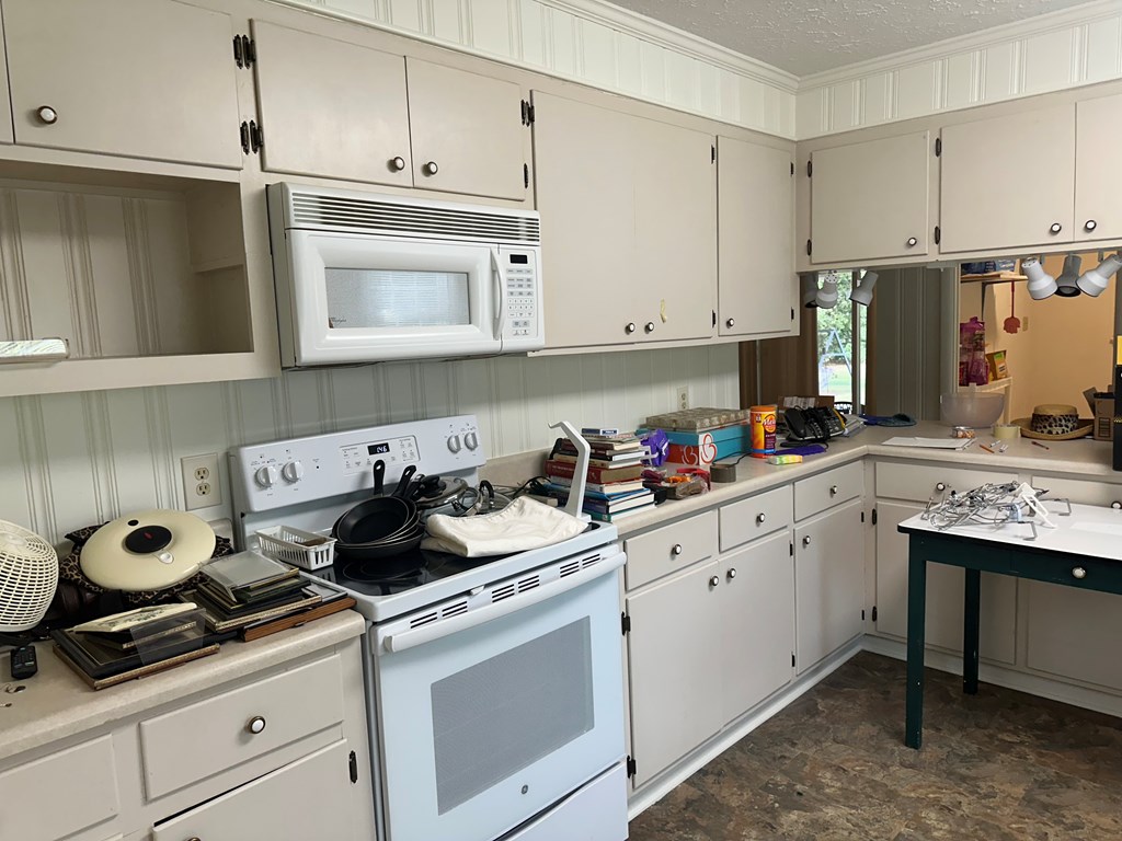 1701 10th Street SE, Moultrie, Georgia 31768, 3 Bedrooms Bedrooms, ,2 BathroomsBathrooms,Single Family,For Sale,10th Street SE,913411