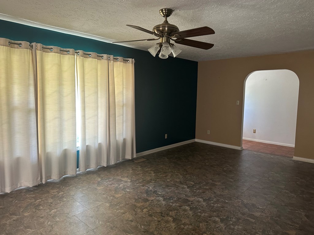 1701 10th Street SE, Moultrie, Georgia 31768, 3 Bedrooms Bedrooms, ,2 BathroomsBathrooms,Single Family,For Sale,10th Street SE,913411