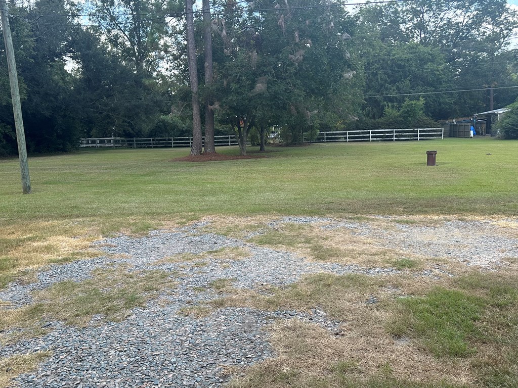 1701 10th Street SE, Moultrie, Georgia 31768, 3 Bedrooms Bedrooms, ,2 BathroomsBathrooms,Single Family,For Sale,10th Street SE,913411