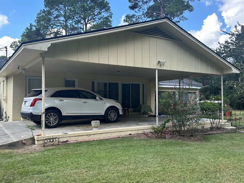 1701 10th Street SE, Moultrie, Georgia 31768, 3 Bedrooms Bedrooms, ,2 BathroomsBathrooms,Single Family,For Sale,10th Street SE,913411