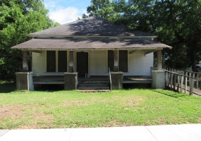 223 5th Ave SE, Moultrie, Georgia 31768, 3 Bedrooms Bedrooms, ,2 BathroomsBathrooms,Single Family,For Sale,5th Ave SE,913212