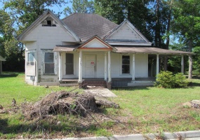 302 4th Ave SE, Moultrie, Georgia 31768, 3 Bedrooms Bedrooms, ,1 BathroomBathrooms,Single Family,For Sale,4th Ave SE,913214