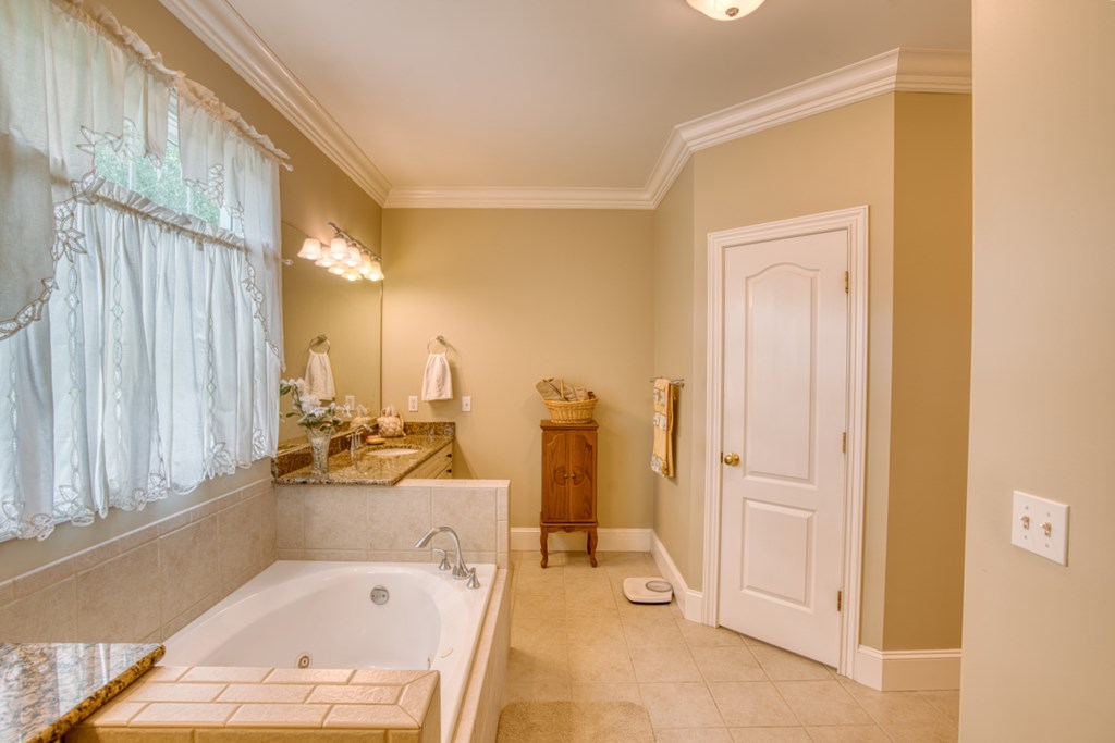 198 Westwoods Drive, Moultrie, Georgia 31768, 3 Bedrooms Bedrooms, ,2 BathroomsBathrooms,Single Family,For Sale,Westwoods Drive,913279