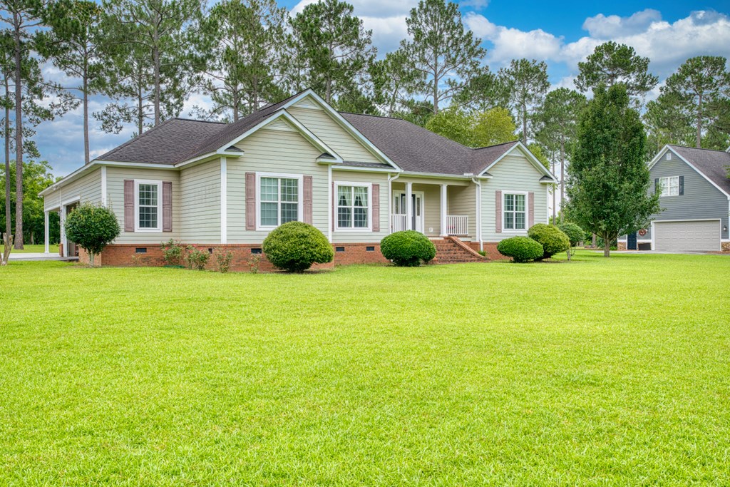 198 Westwoods Drive, Moultrie, Georgia 31768, 3 Bedrooms Bedrooms, ,2 BathroomsBathrooms,Single Family,For Sale,Westwoods Drive,913279