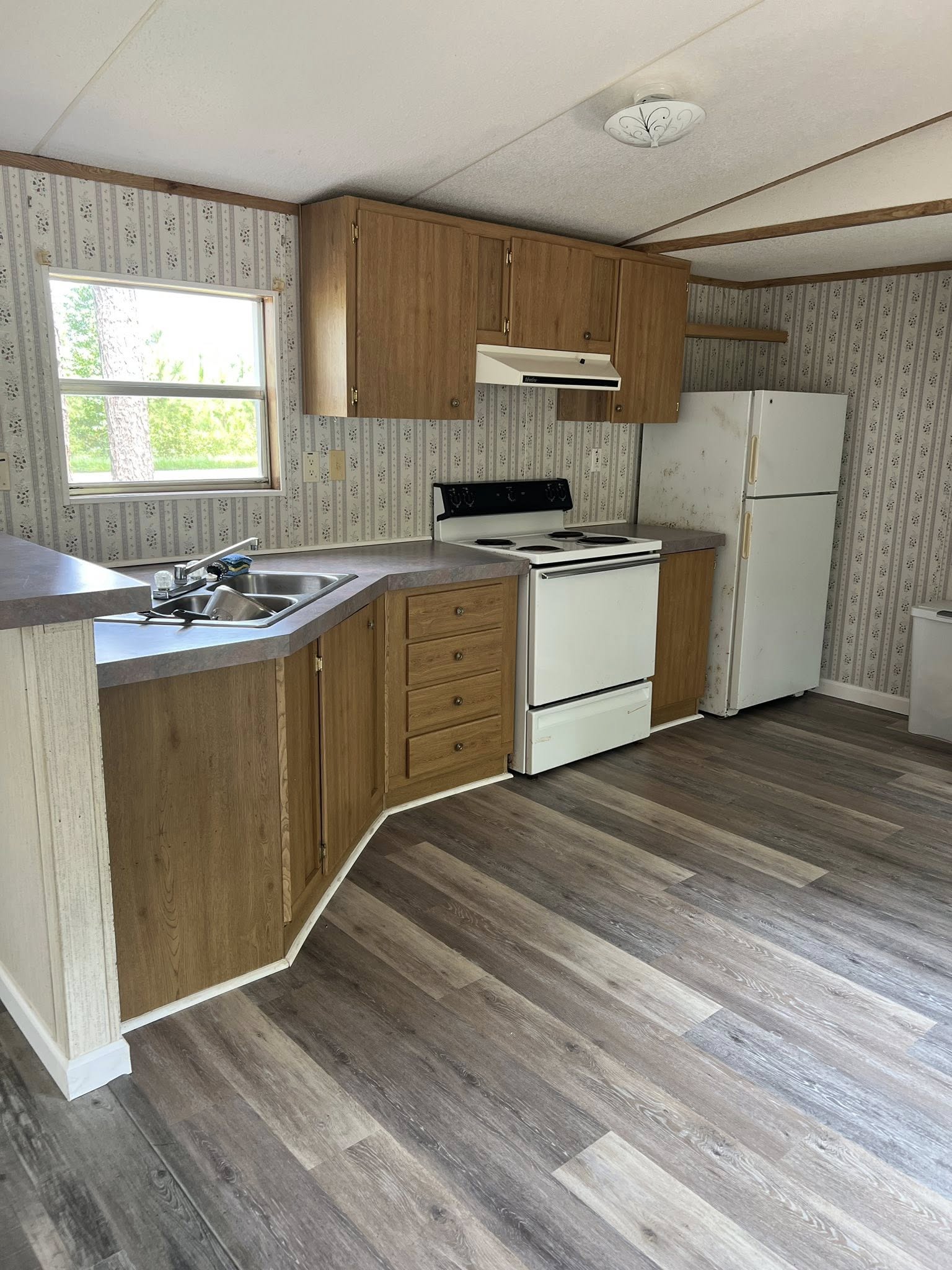 5950 M. J. Taylor Road, Hahira, Georgia 31632, 2 Bedrooms Bedrooms, 2 Rooms Rooms,1.5 BathroomsBathrooms,Mobile home,For Rent,5950 M. J. Taylor Road,913412