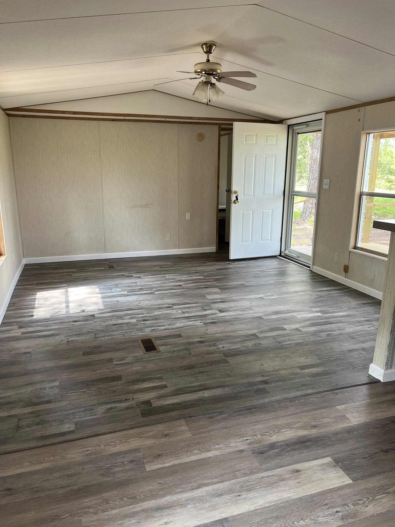 5950 M. J. Taylor Road, Hahira, Georgia 31632, 2 Bedrooms Bedrooms, 2 Rooms Rooms,1.5 BathroomsBathrooms,Mobile home,For Rent,5950 M. J. Taylor Road,913412