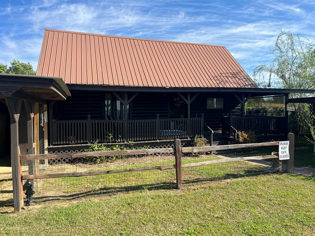 1002 Doc Darbyshire Rd, Norman Park, Georgia 31771, ,Residential,For Sale,Doc Darbyshire Rd,915696 1002 Doc Darbyshire Rd, Norman Park, Georgia 31771, ,Residential,For Sale,Doc Darbyshire Rd,915696